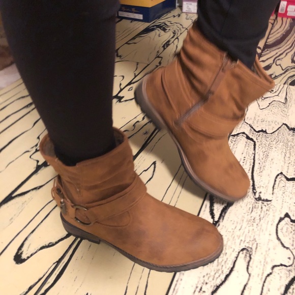 Dbdk Women's Side Zipper Ankle Booties - Picture 2 of 7